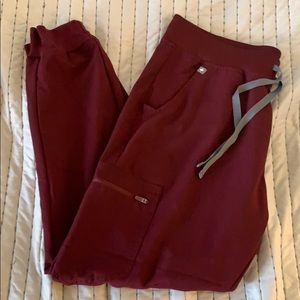 Figs wine colored jogger scrub pants size large